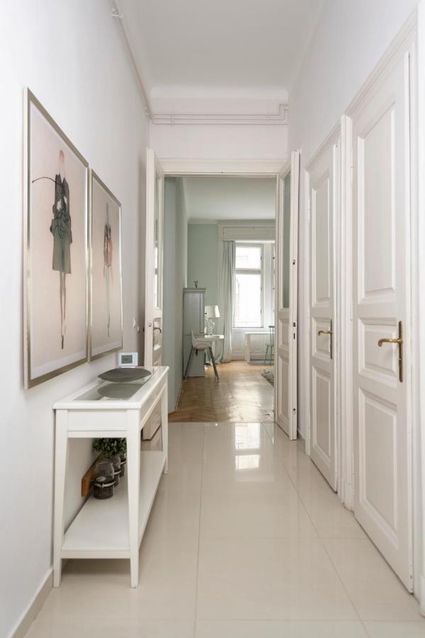 Jettsetter Luxury Apartment By Andrassy Ave & Opera บูดาเปสต์ ภายนอก รูปภาพ